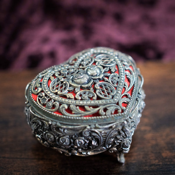 Vintage Red Velvet Lined Heart-shaped Keepsake Box